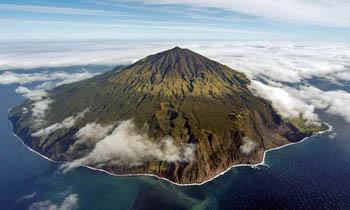 Tristan da Cunha from the air.jpg